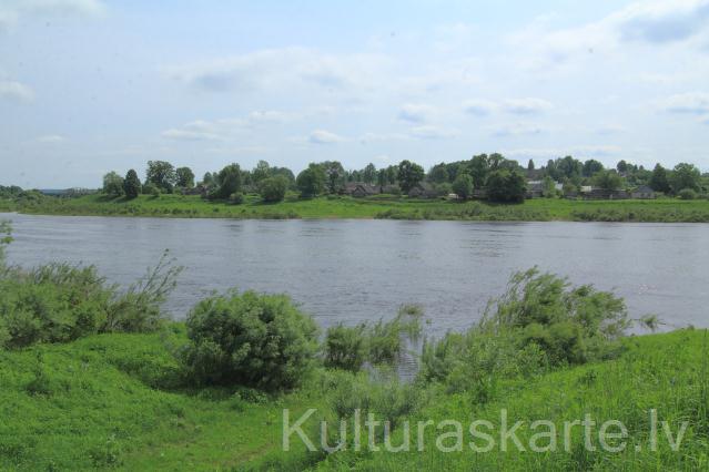 Moteļa "Piedruja" apkārtne